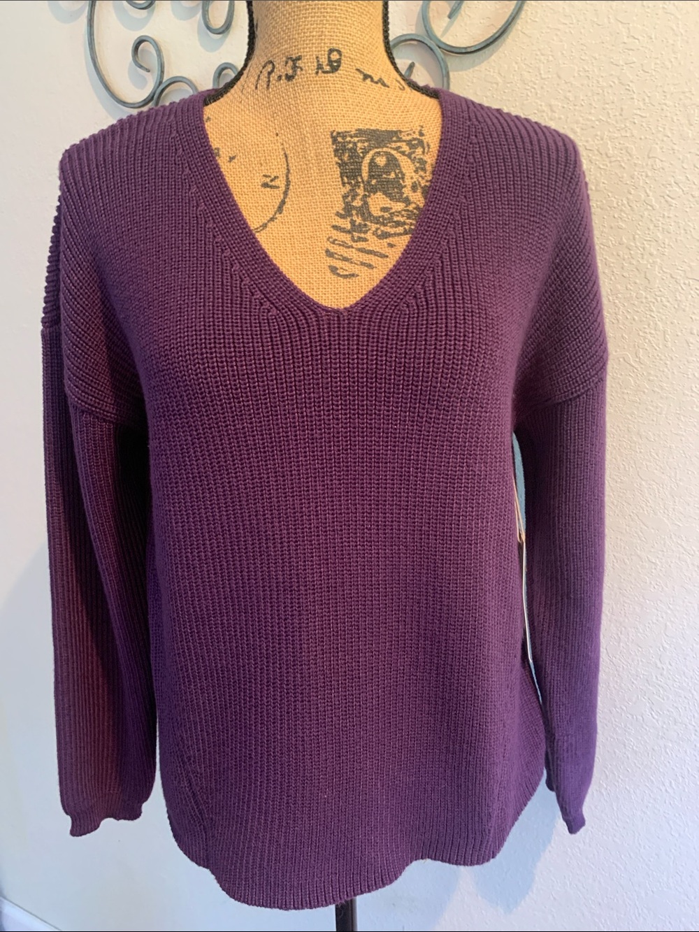 Relaxed V-Neck Knit Sweater in Plum
